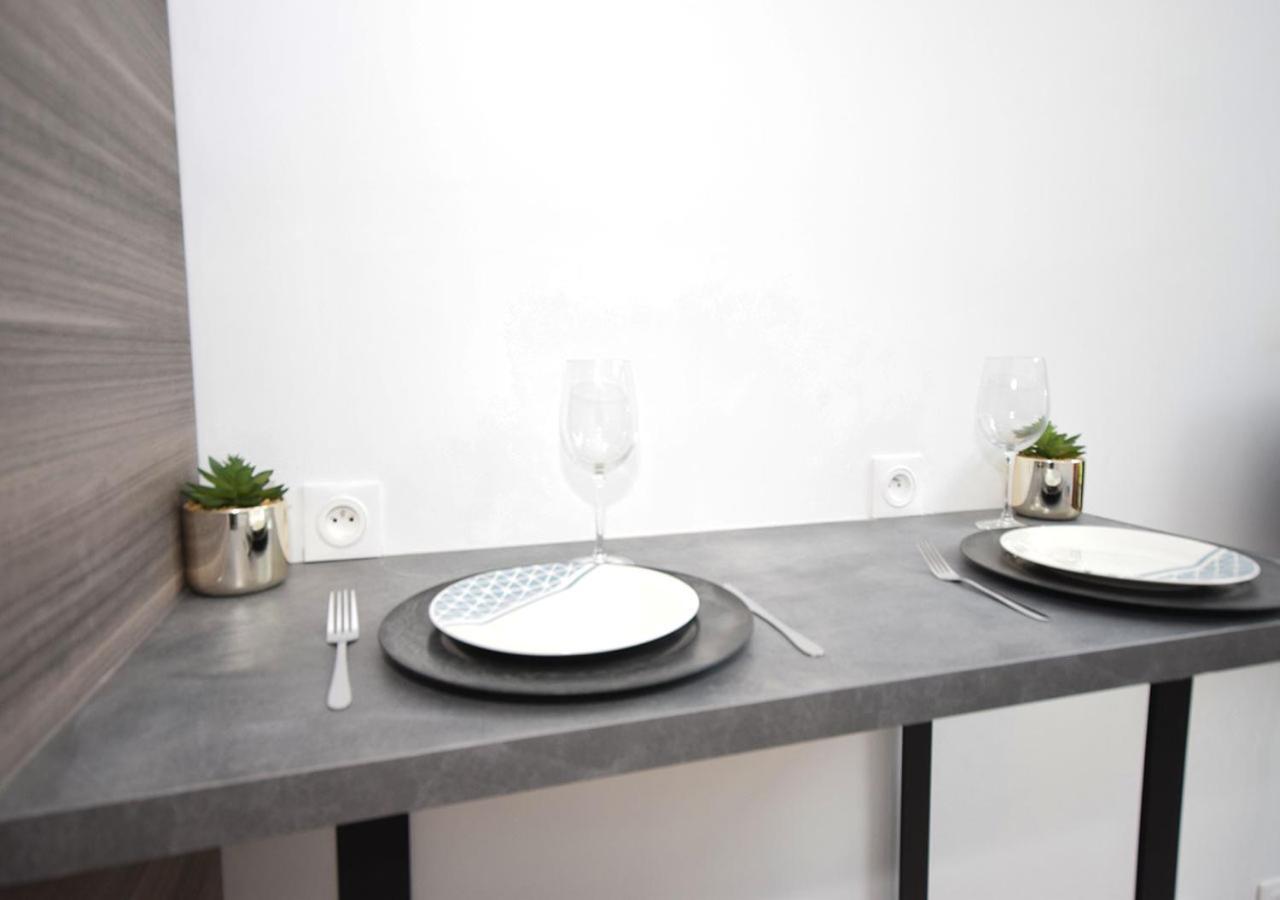 Cosy Appart - Hyper Centre - Tramway - Terrasse - Lerelaisdodile3 Valenciennes Bagian luar foto